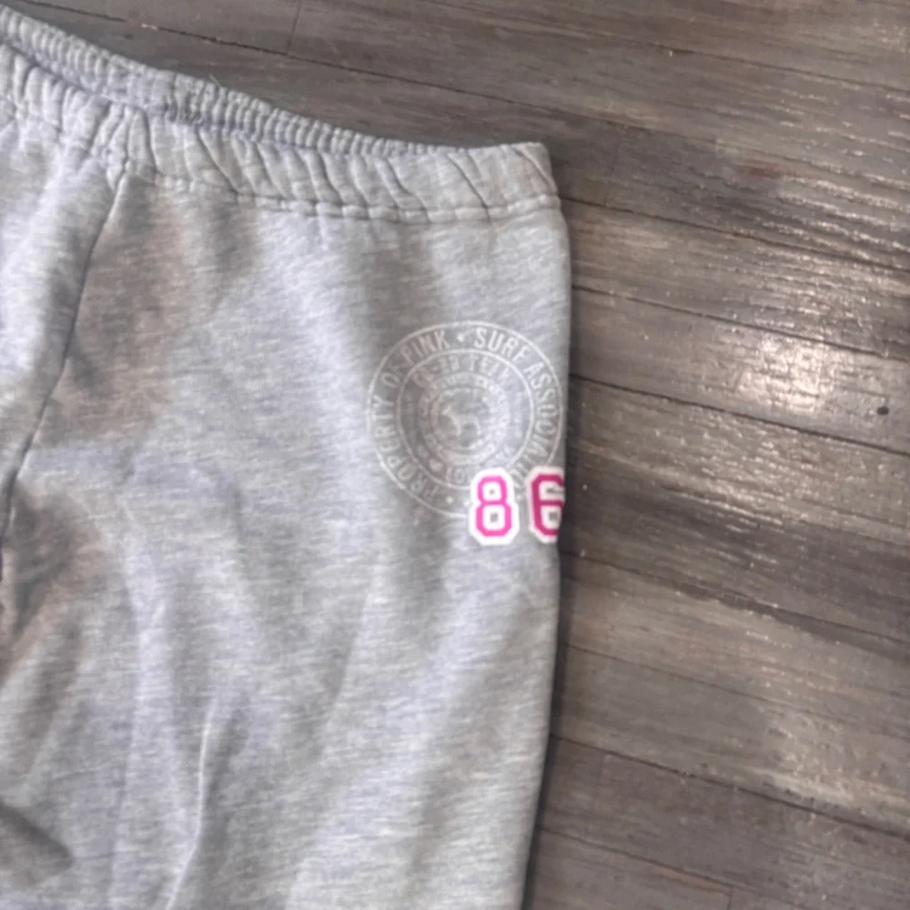 Victoria's Secret Gray Lounge Pants with Pink Accent - Picture 3 of 4